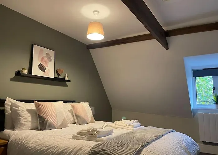 Willow House - 2Bedroom Townhouse With Free Parking In Town Centre!! By Shortstays4U