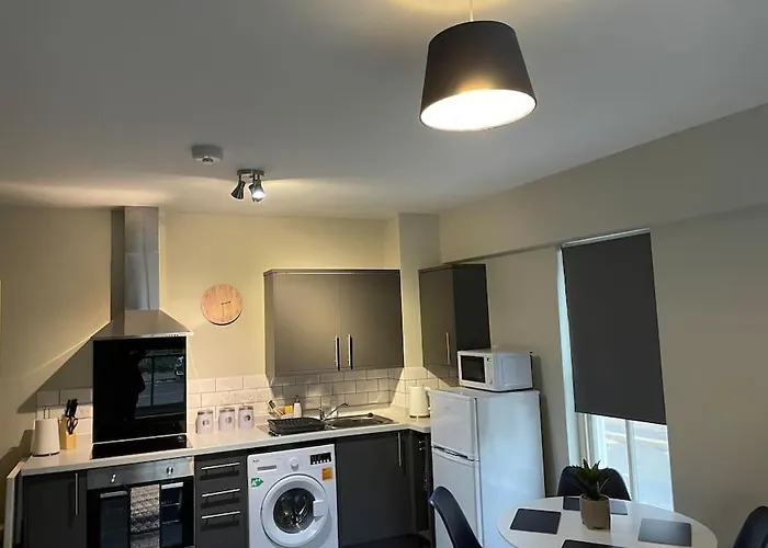 Willow House - 2Bedroom Townhouse With Free Parking In Town Centre!! By Shortstays4U