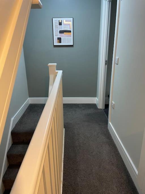 Willow House - 2bedroom Townhouse With Free Parking In Town Centre!! By Shortstays4u